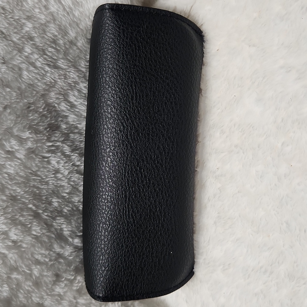 Ray-Ban Glass Case Snap Closure - Picture 2 of 5